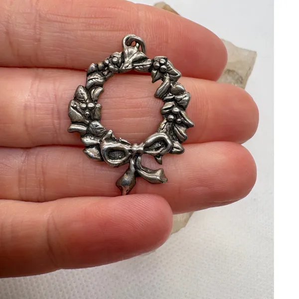 Vintage 925 Sterling Silver Christmas Wreath Holly Berry Charm Pendant 3.94g - Image 4