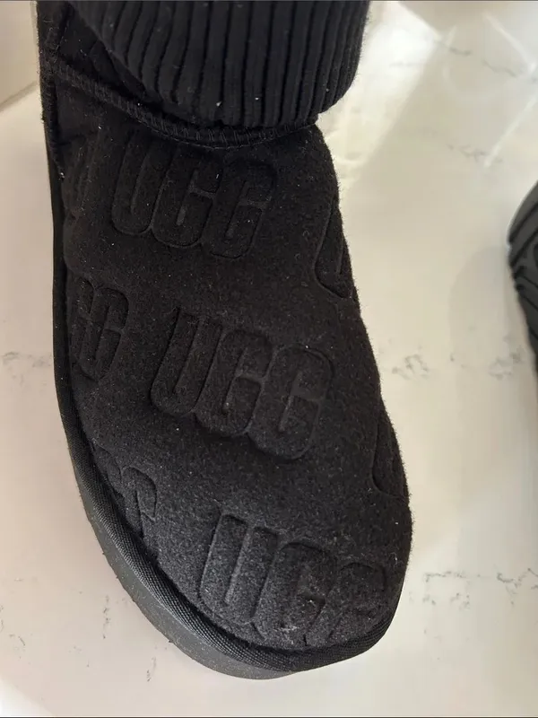 UGG NEW Classic Mini Platform Felted Black Sheepskin Boots, Black, size 12, NWO - Image 10