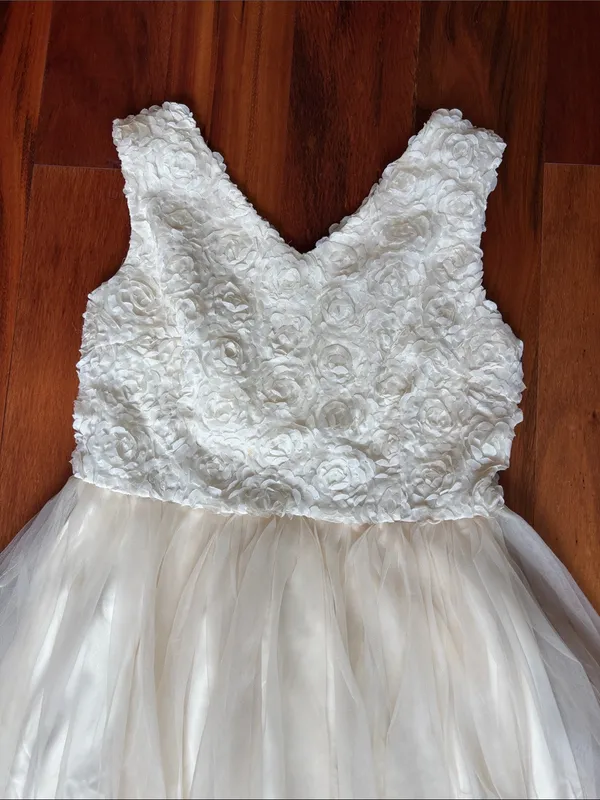 Lindy Bop ivory dress - Image 2