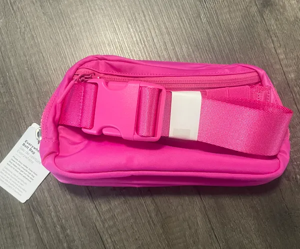 Lululemon Everywhere Belt Bag, Sonic Pink - Image 2
