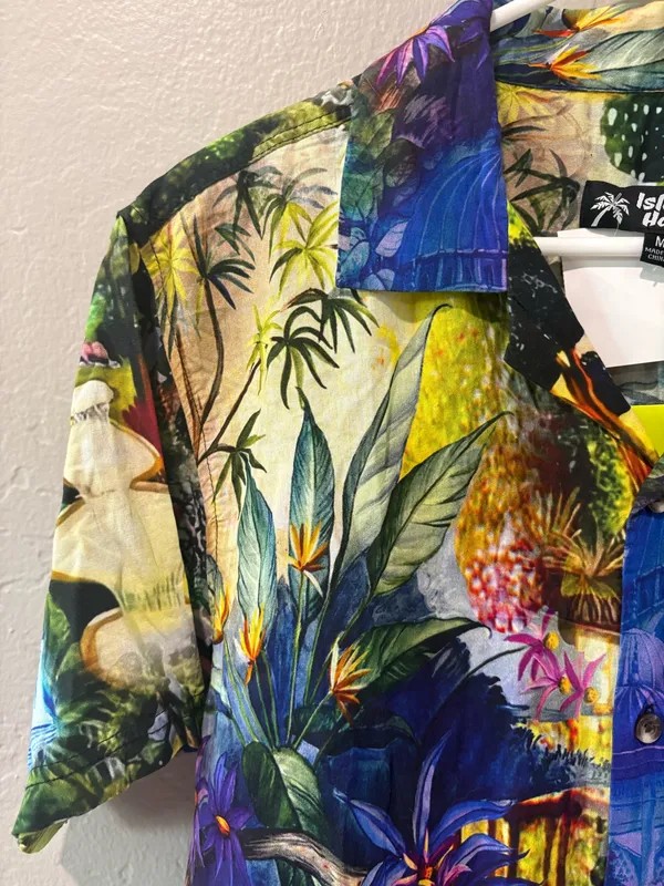 Island Haze Colorful Button Up Multiple Size M - Image 5
