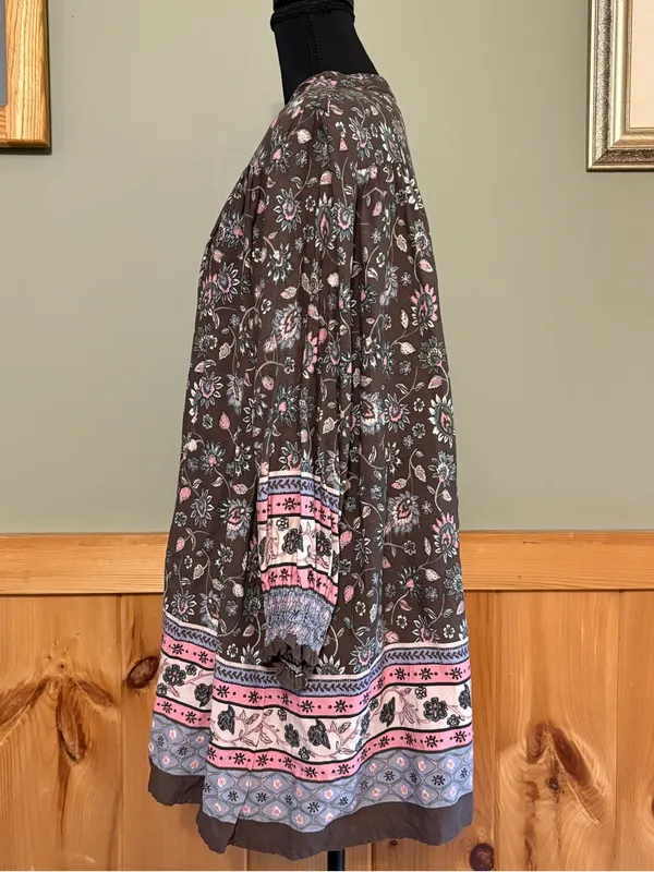Natural Life Dara Bohemian Floral Tunic Dress in a brown & pink floral print S - Image 5