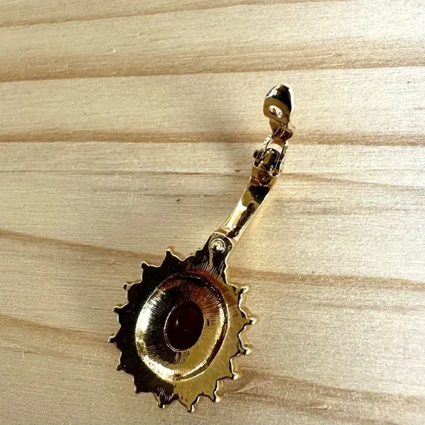 Gold Tone Red and Clear Rhinestones choker Pendant Necklace - Image 6