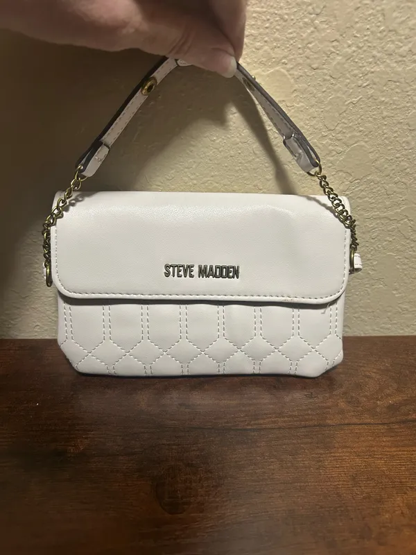 Steve Madden White quilted wristlet  - Image 3