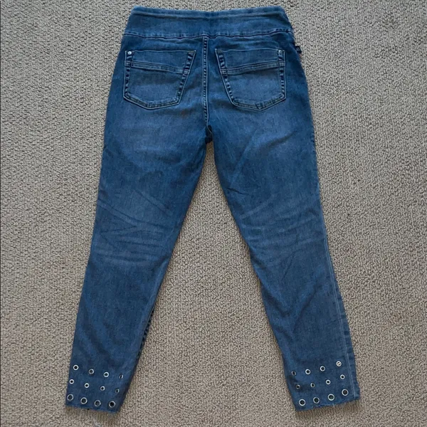 Rock & Republic Blue Skinny Jeans with Eyelet Detail - Image 12