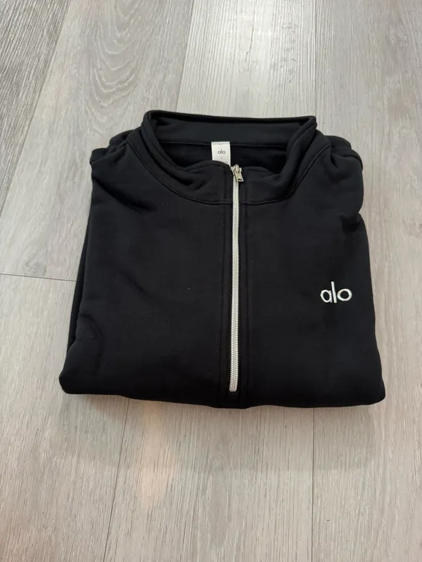 Alo yoga 1/4 sweatshirt large  - Image 6