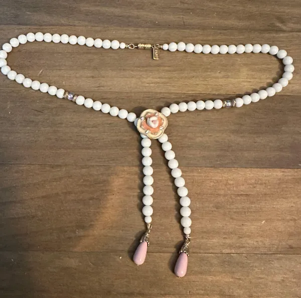 1928 Vintage Glass Bead Flower Y Necklace - Image 2