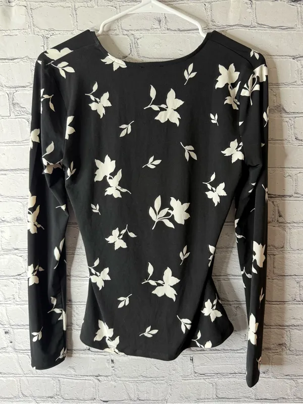 NWT Ann Taylor Black Floral Wrap-Front Long Sleeve Top small - Image 4