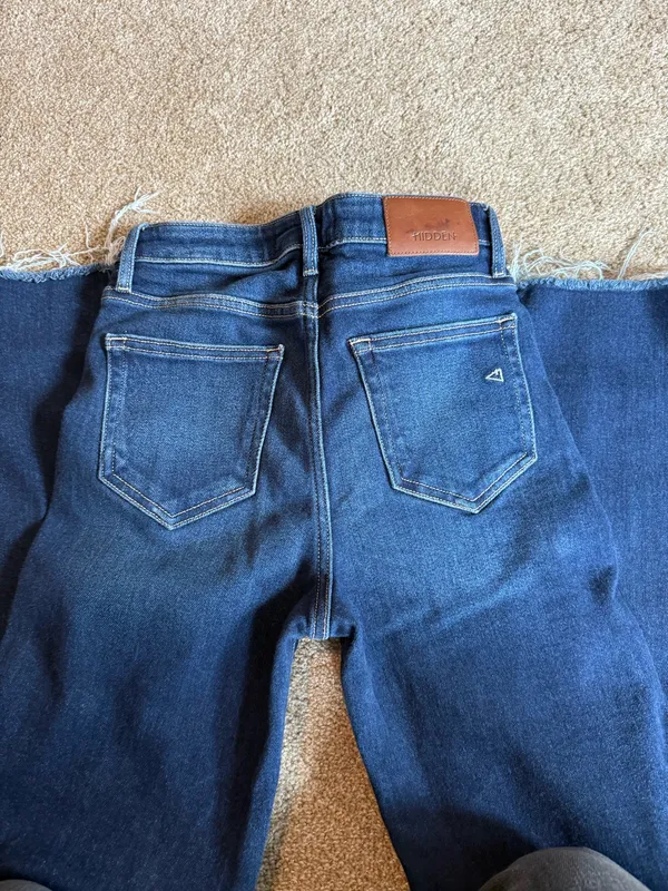 Hidden Jeans - Image 3