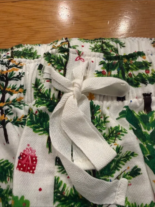 NWT Old Navy women’s pajamas bottoms size medium. - Image 3