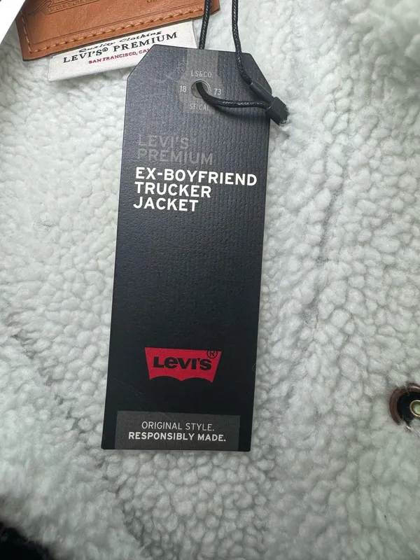 Levi’s Sherpa Lined Denim Jacket - Image 3