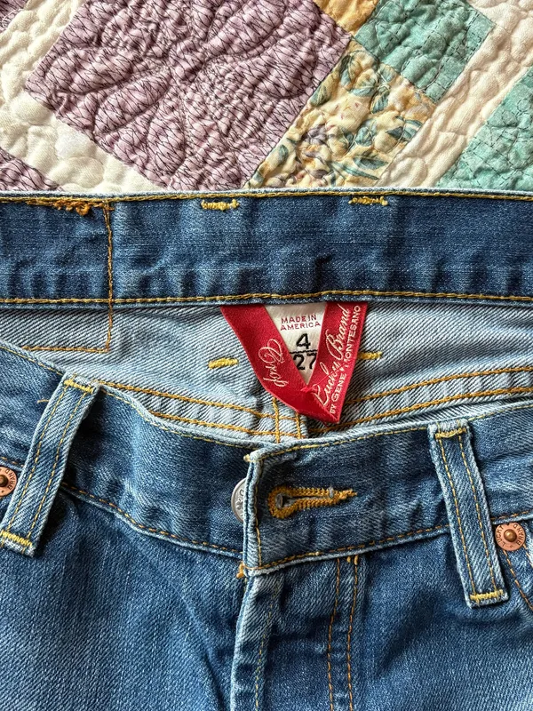 Cropped Levi’s Jeans - Image 3