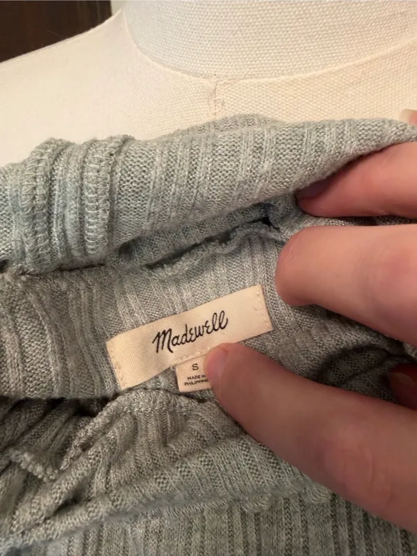 Madewell light green lettuce edge hem long sleeve turtleneck top - Image 8