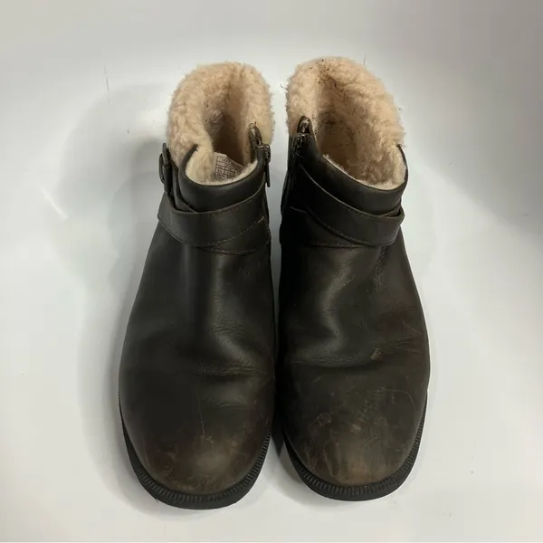 UGG Benson boot oiled leather shearling‎ lined waterproof size 9.5 - Image 4