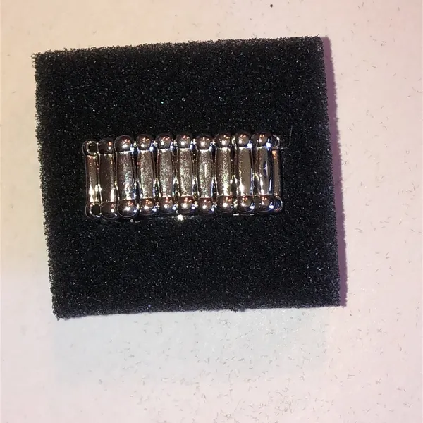 Silver Tone Blue Rhinestone Floral Sunburst Ring - Image 4