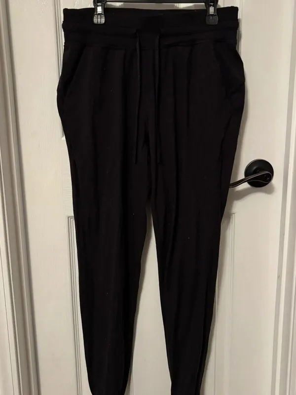 Lululemon On Track Jogger Black size 6 - Image 2