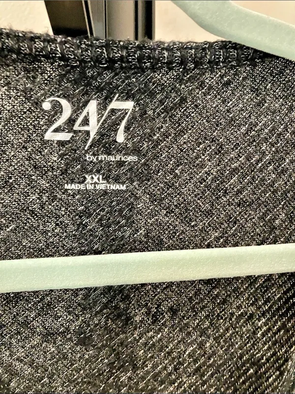 24/7 by maurices Women's V-Neck Sweater in Black Size XL - Image 3