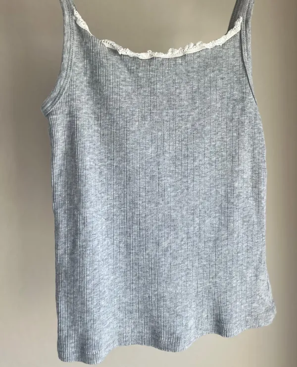 Brandy Melville Grey Lace Tank - Image 8