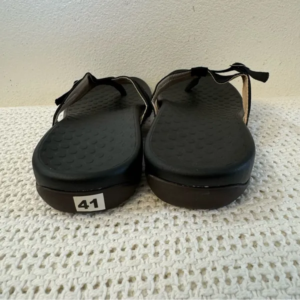 New.Comfortable black Flip Flops/sandals For Women’s Featuring Adjustable Straps Size 9.5 - Image 6