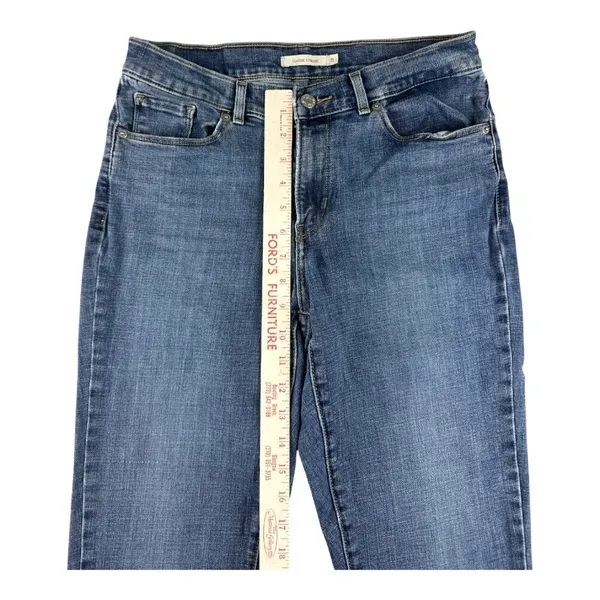 Levi's Classic Straight Leg Medium Wash Blue Jeans Womens Size 8 Mid Rise - Image 7
