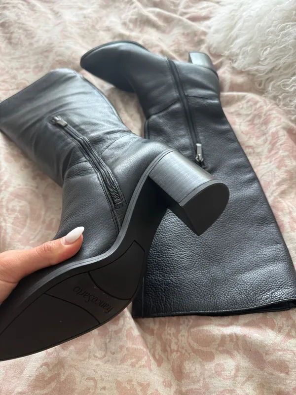 Black boots Size 8 - Image 4