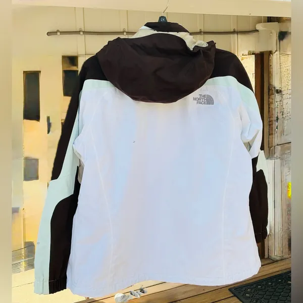 THE NORTH FACE jacket 🖤💚🤍 - Image 12