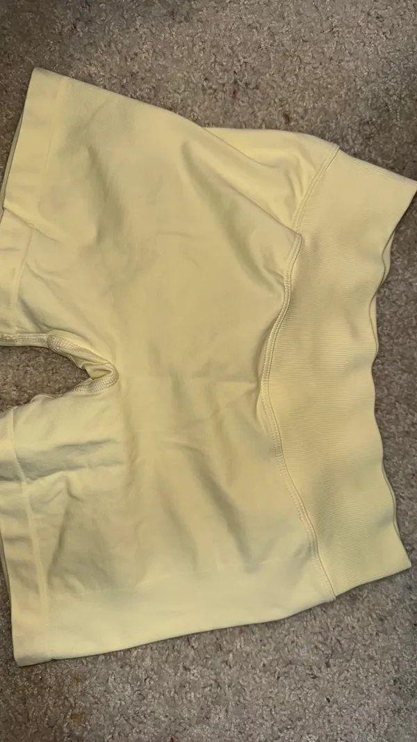 Yellow gym shorts Size L - Image 5
