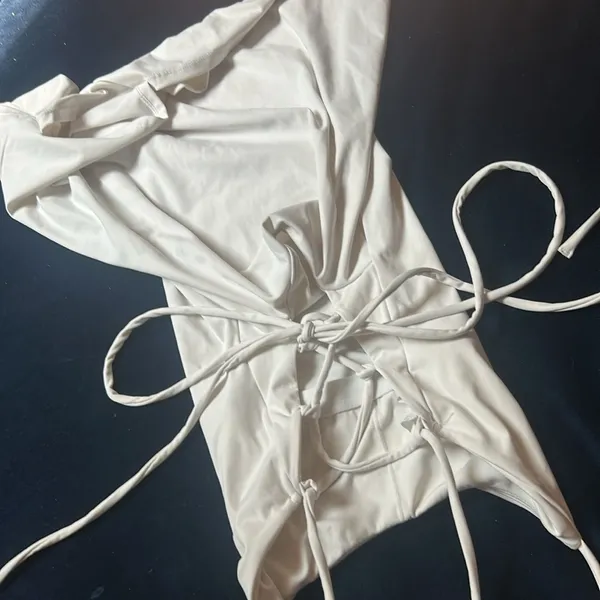 Non-Signe White Mini‎ Athletic Dress W/ Tie Back Detailing Size XS - Image 7