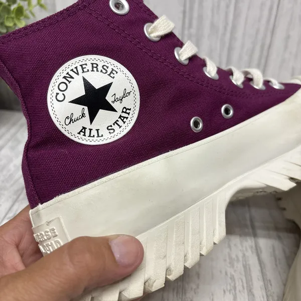 Womens Size 7 Converse Chuck Taylor Platform Plum Sneakers - Image 6