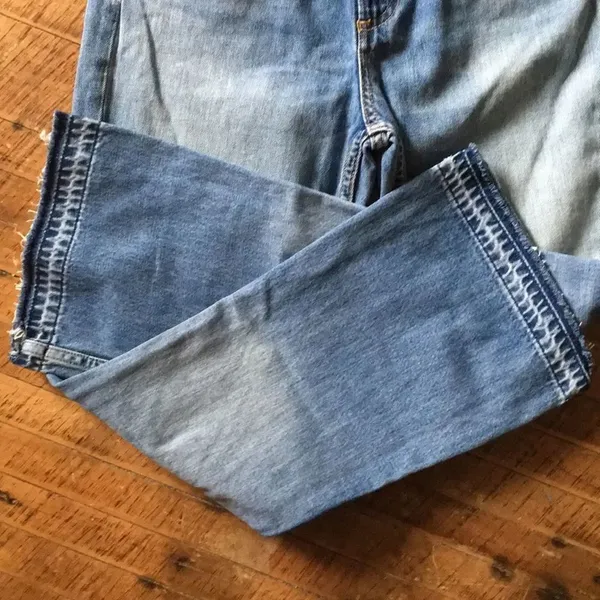 Rag & Bone raw edge distressed cropped size 26 jeans - Image 3