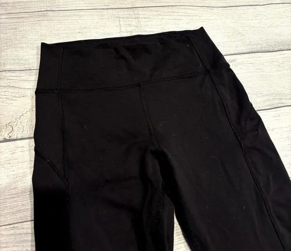 Lululemon In Movement 7/8 Tight Everlux 25" Black Legging Women Size 6 - Image 2