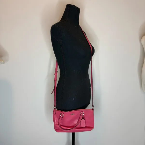 Coach Kelsey Fuschia Pink Leather Tote/Crossbody Bag With Zipper Closure - Image 11