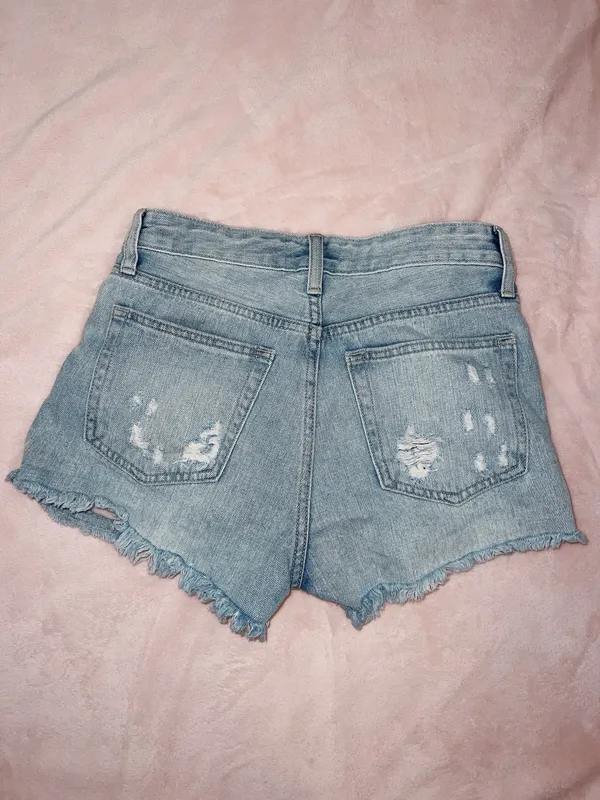 Boutique Light Wash Denim Shorts - Image 3