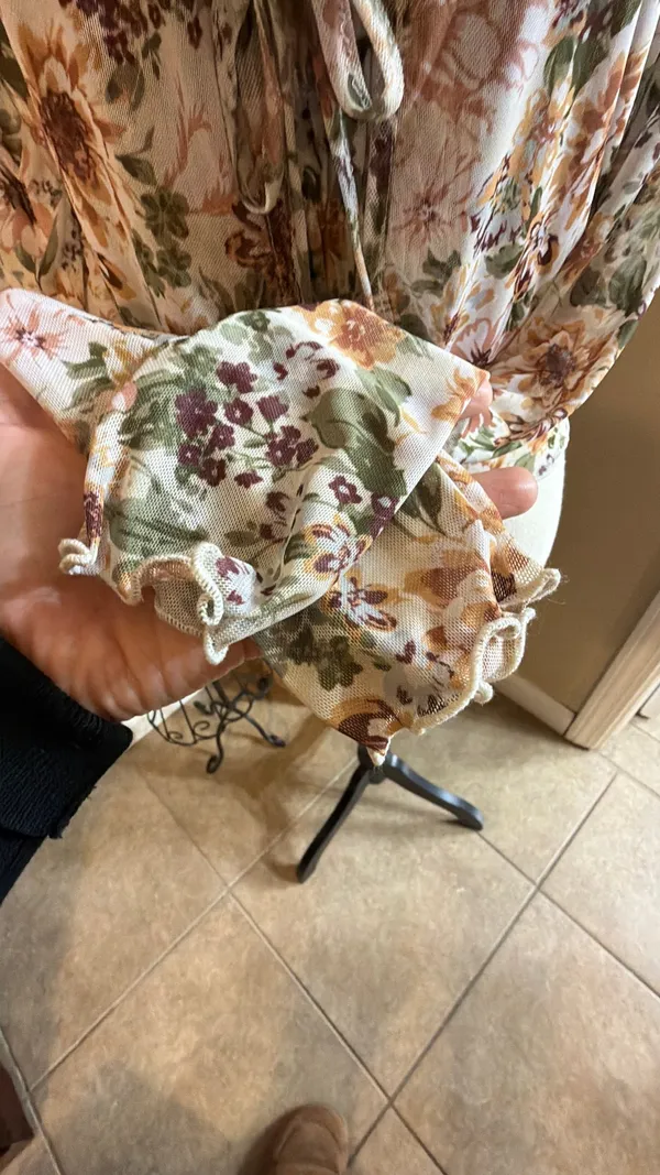 Promesa Floral Tie-Front Blouse in Cream, Green & Pink - Image 4
