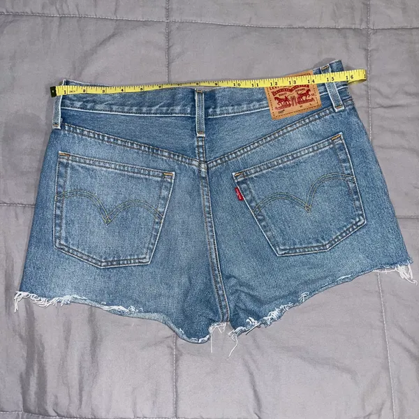 Levi's High-Waisted Denim Shorts - Image 5