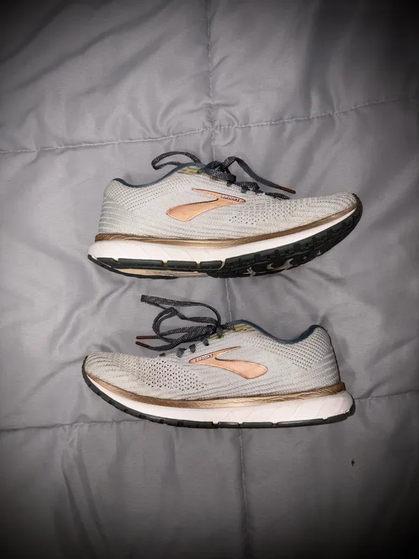 Brooks Women's Revel 3 Running Shoes Sz 6.5 - Image 5