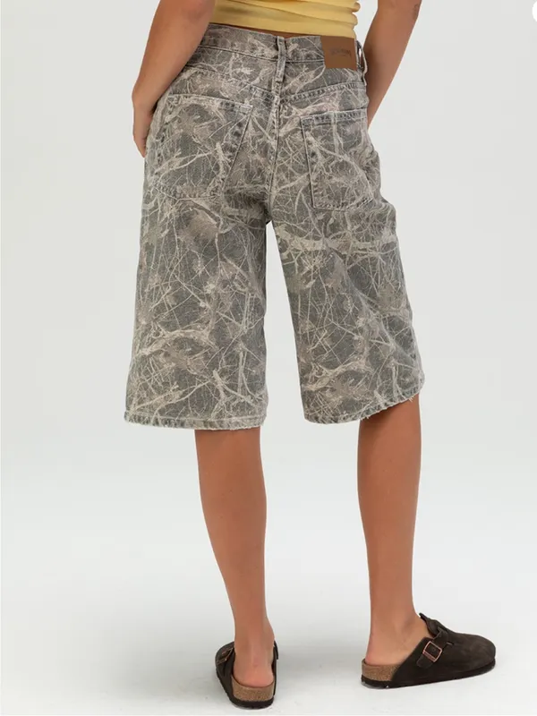BDG Urban Outfitters Missouri Womens Camo Jorts - Image 4