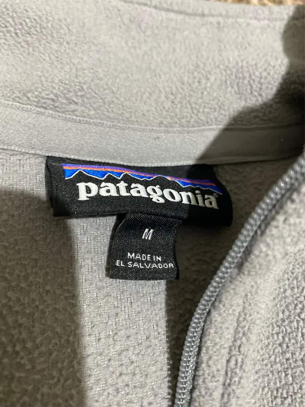 Patagonia Grey Fleece Pullover - Image 3