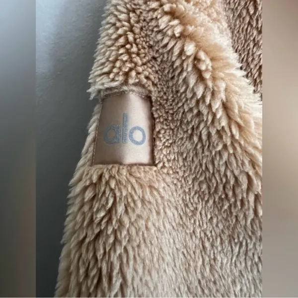 Alo Yoga Oversized Sherpa Trench Coat In Camel Teddy Jacket Size Small - Image 8