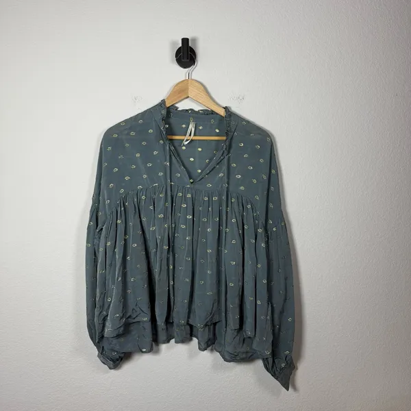 By Anthropologie Women’s Ruffled Peasant Blouse in Blue/Gold Metallic M - Image 6