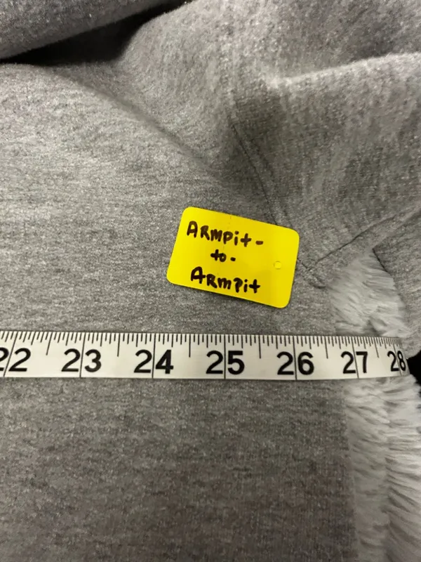 Gildan Gray Sweatshirt with Vintage Santa Graphic - Image 4