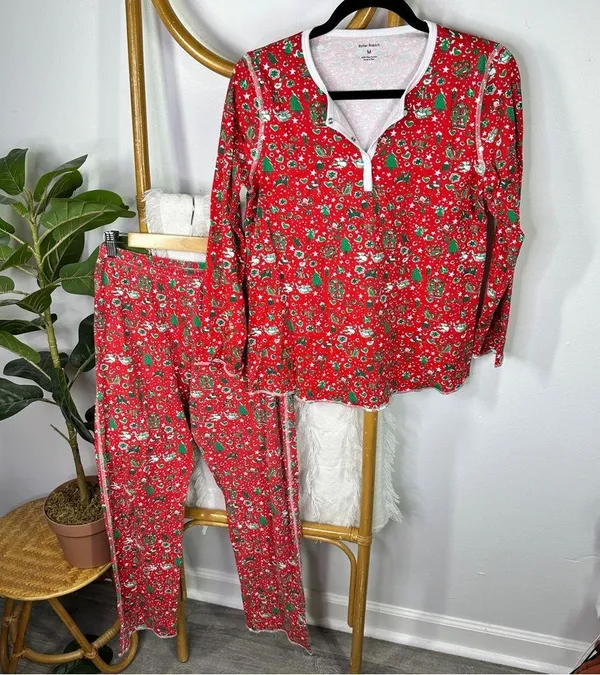 Roller Rabbit Red Christmas Pajama Set sz M - Image 2