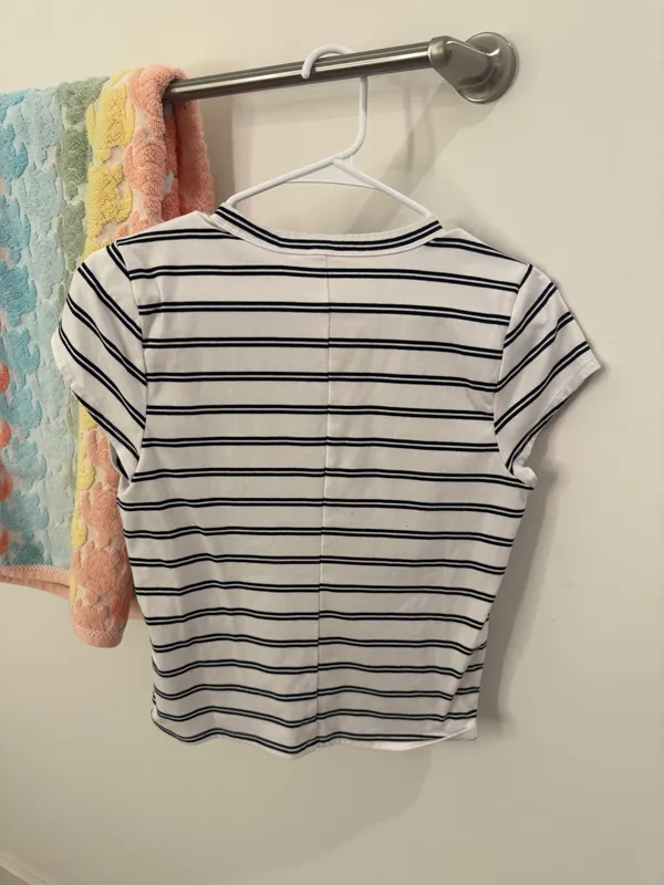 Free assembly women’s top - Image 2
