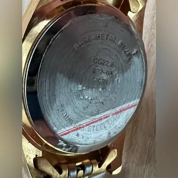 CG Ladies Watch Vintage Gold Tone Bracelet Silver Dial - Image 10