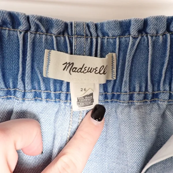 Madewell Denim Pul-On Paperbag Shorts in Bunten Wash size 26 - Image 6