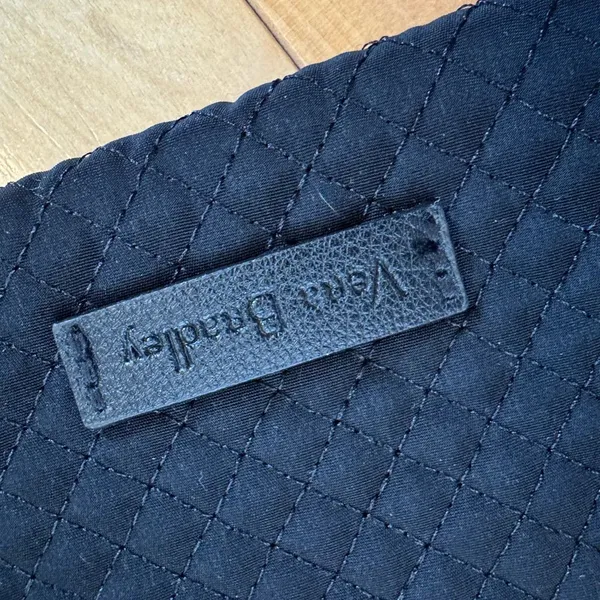 EEUC quilted black Vera Bradley purse - Image 4