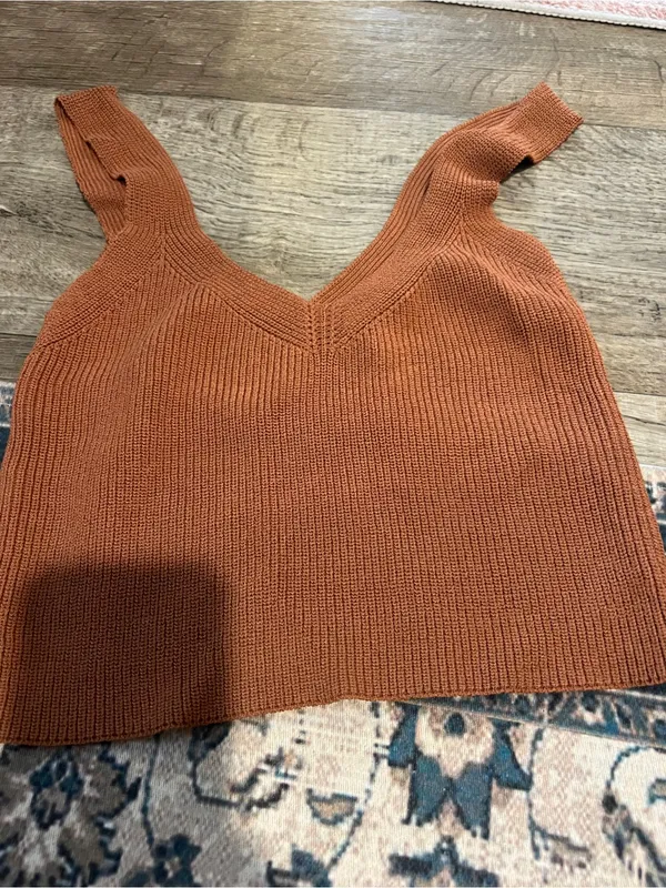 ASTR Brown Knit V-Neck Tank Top - Image 8
