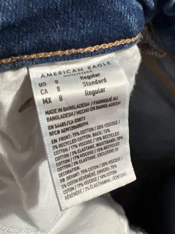 #28 NWOT American Eagle Outfitters Strigid Blue Denim Mom Jeans Size 8R - Image 7