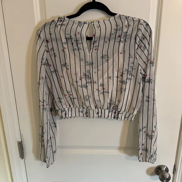 A'gaci Nude Sheer Cropped Floral Fairy Shirt Women's Medium Y2K Boho - Image 4