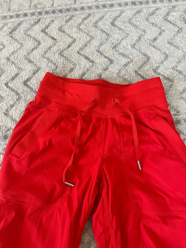 Lululemon Dance Studio Joggers Mid-Rise red - Image 4